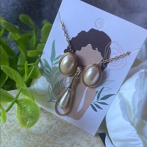 Elegant Pearl Drop Necklace